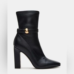 NWT/NIB Steve Madden Aroma Black Boots